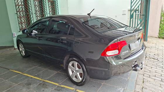 HONDA CIVIC 1.8 LXS 16V FLEX 4P AUTOMÁTICO HONDA CIVIC 1.8 LXS 16V FLEX 4P AUTOMÁTICO
